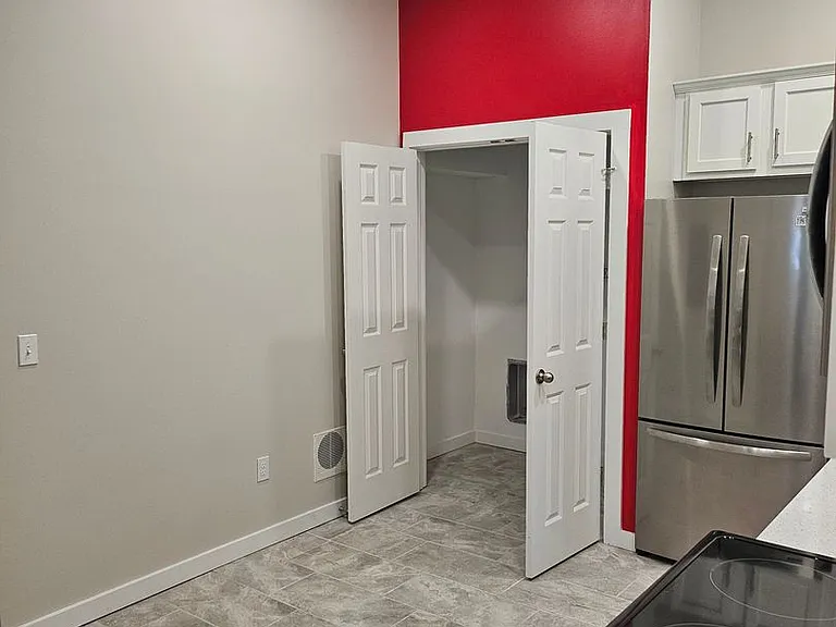 24 NW 6th St #100 — Photo 15