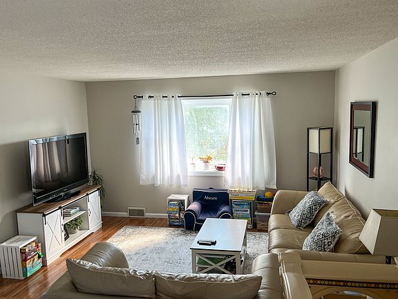5th image of 138 Elmhurst Pl #2