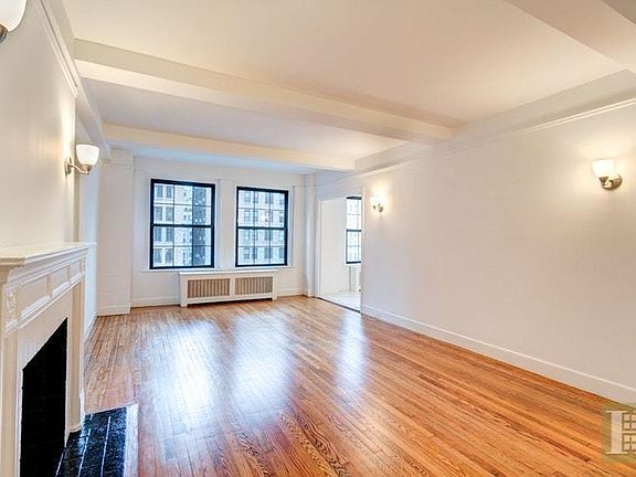 2nd image of 15 Park Ave APT 11B