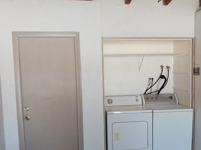 WASHER & DRYER IN GARAGE