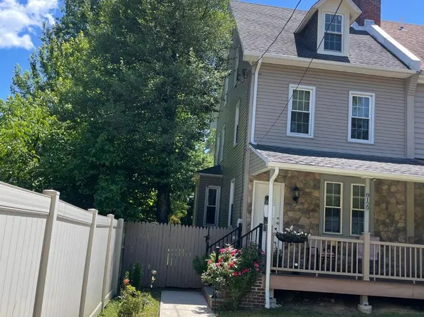 8129 Pine Rd, Philadelphia, PA 19111