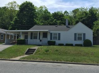 8 Oakview St, Worcester, MA 01605