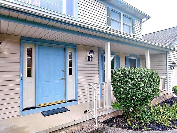 2nd image of 33539 Hanover Woods Trl
