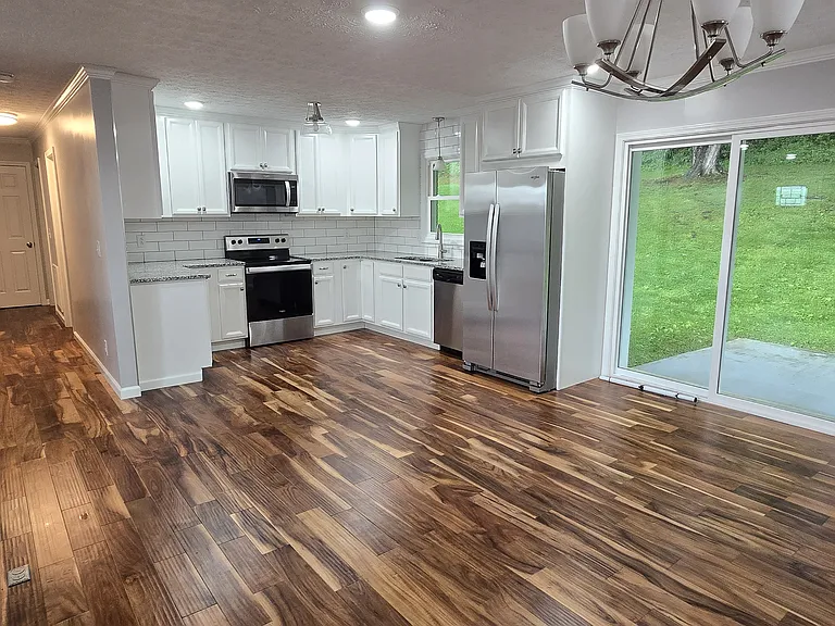 2 Lambeth Ct — Photo 30