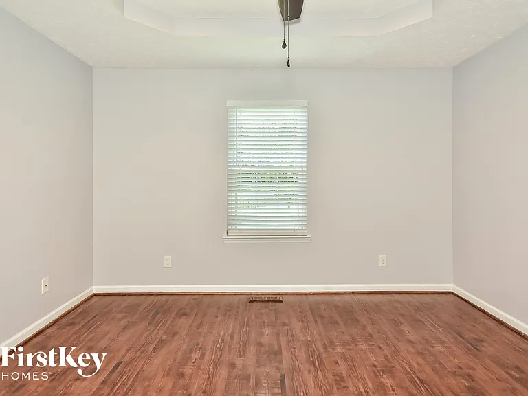 418 Silver Springs Ln — Photo 9