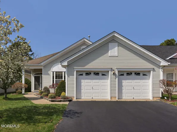 14 Sunlight Springs Road, Lakewood, NJ 08701