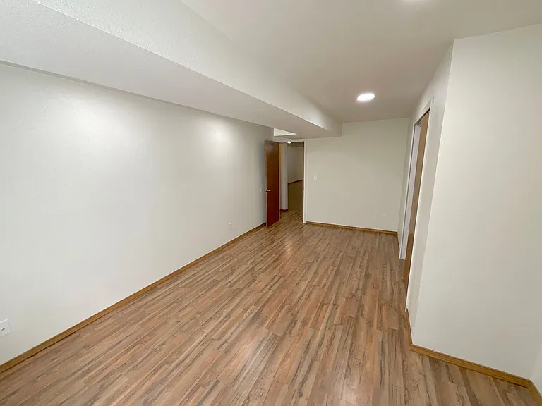 8166 Telegraph Dr — Photo 32