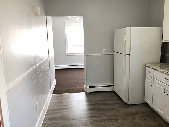 2nd image of 999 York Ave Floor 2