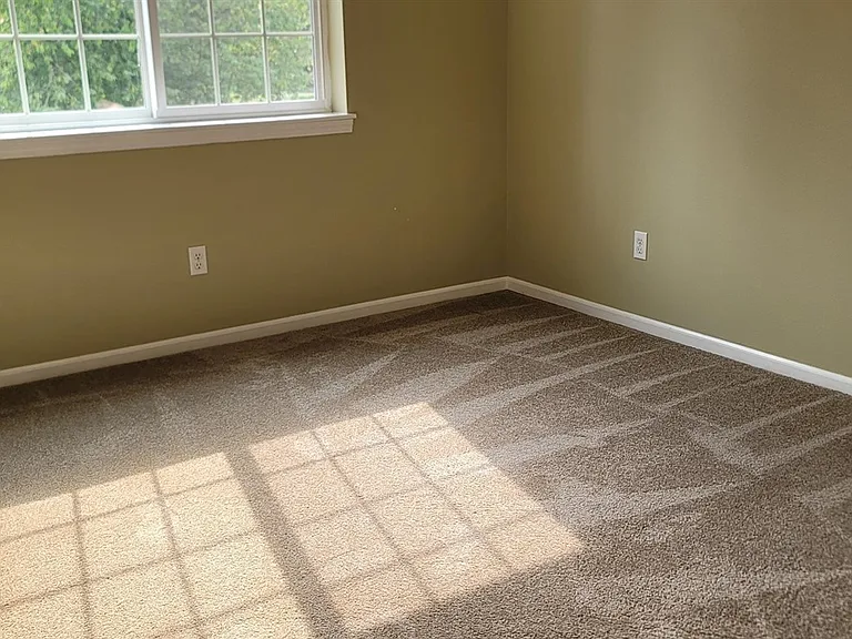853 Garden Green Pl — Photo 8
