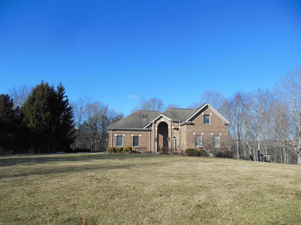 2nd image of 1095 Deerfield Dr