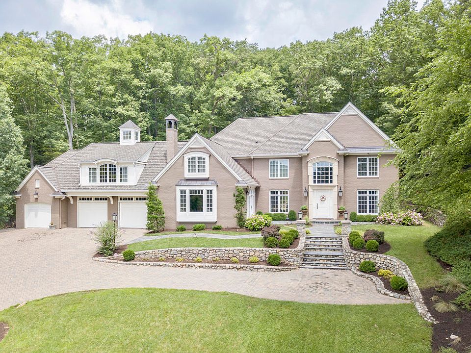 1st image of 3517 Wellington Dr SE