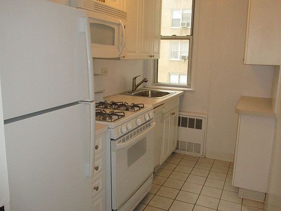 3rd image of 245 E 19th St APT 8A