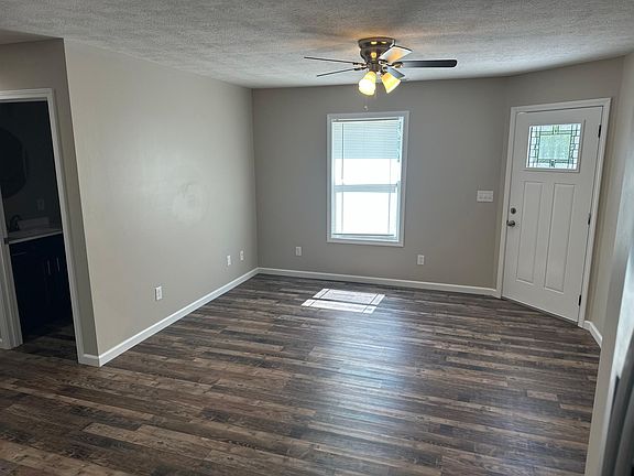 5th image of 1204 W Hendrickson St #A-b