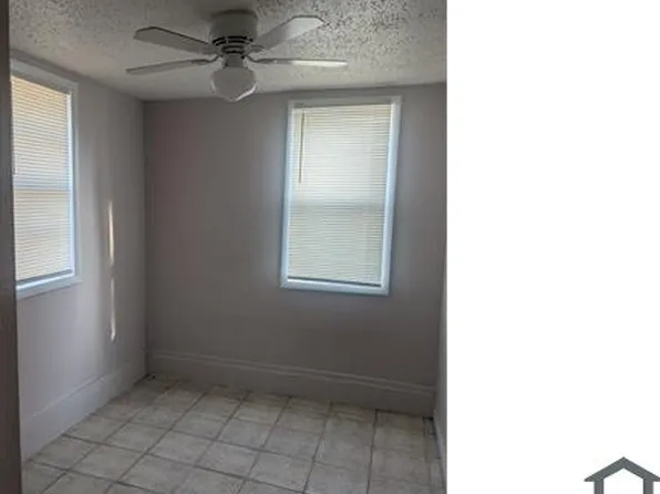 1327 43rd St S, Saint Petersburg, FL 33711