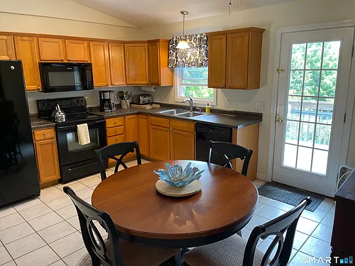 8 Wells Ave Photo 1