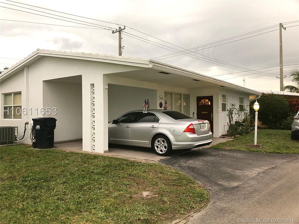 1st image of 2420 Park Ln #102
