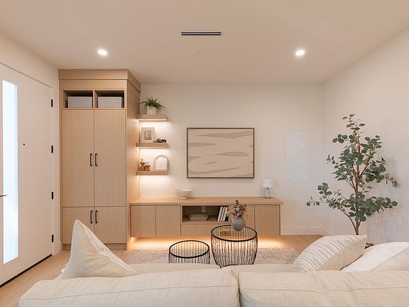 4th image of 3615 Turner St #1