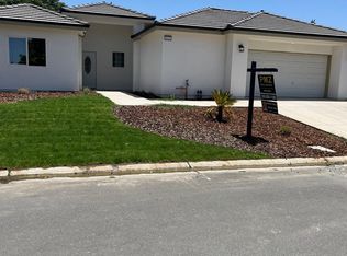 8520 Lake Shore Dr, Chowchilla, CA 93610