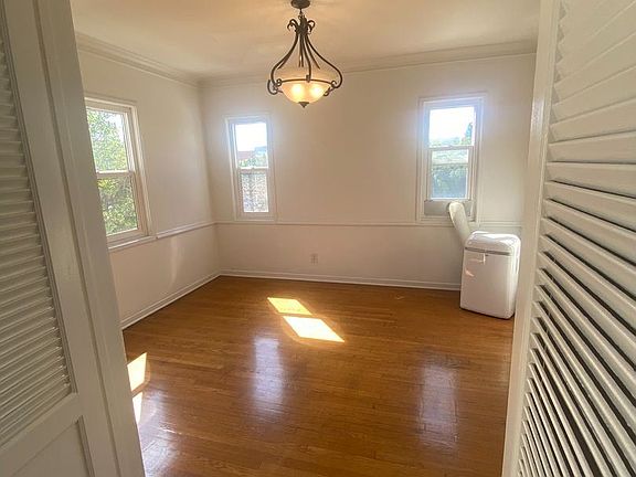 5th image of 953 Alandele Ave