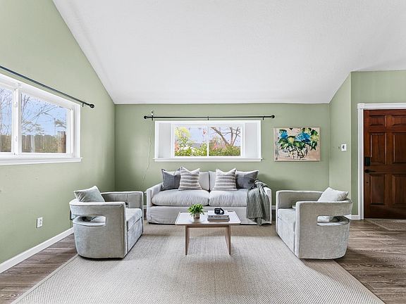 4th image of 9810 Charter Ridge Dr