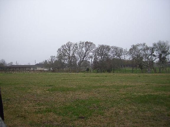 5th image of 302 E Viejo Dr