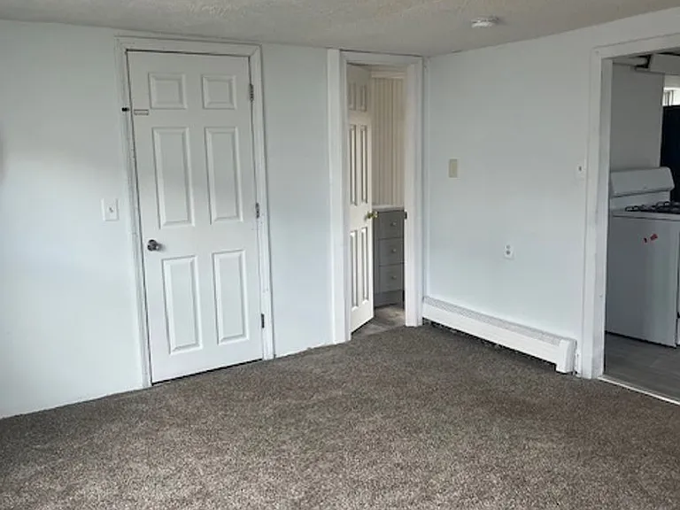 35 Ash St — Photo 3