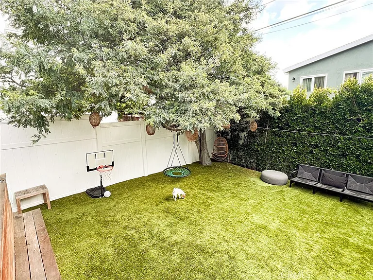 1300 Walnut Ave — Photo 15