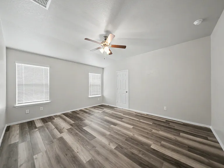 9405 Glynhill Ct — Photo 12