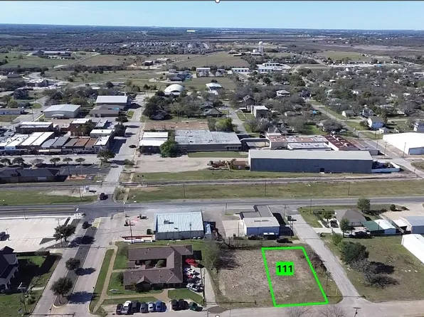 111 N Baker St, Ferris, TX 75125