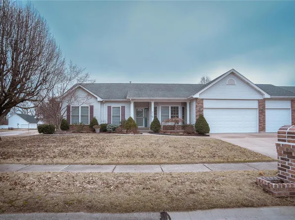 3301 Carriage Xing, Saint Charles, MO 63301