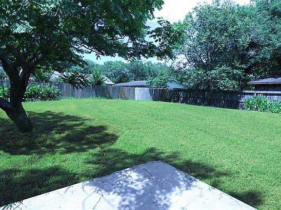 3rd image of 2118 Quail Valley East Dr