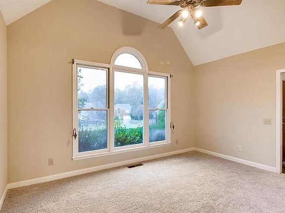 4th image of 3620 River Trace Dr