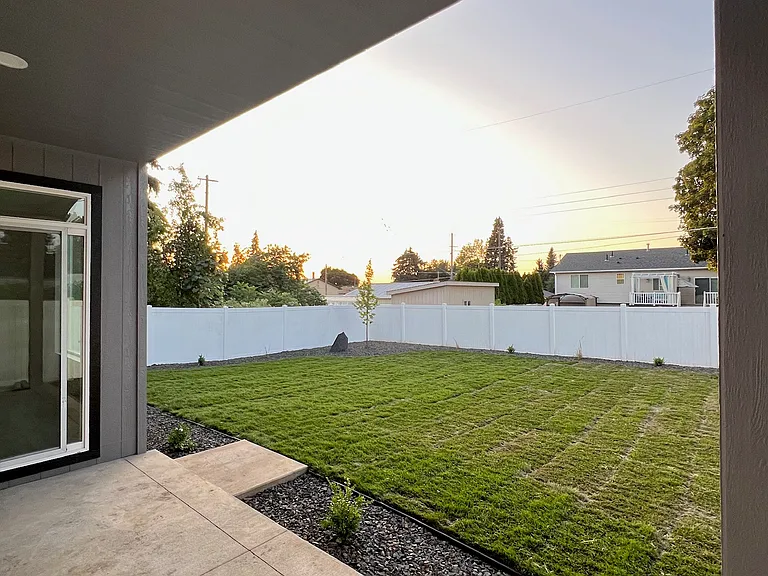 3807 E 27th Ave — Photo 22