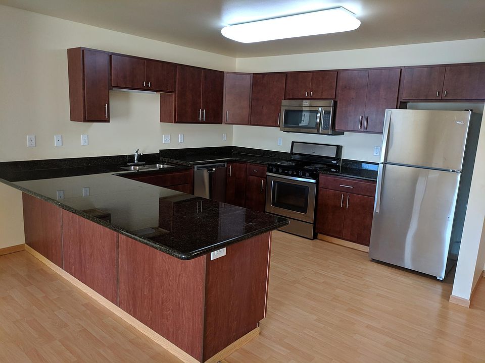 1st image of 615 33rd Ave W APT 112