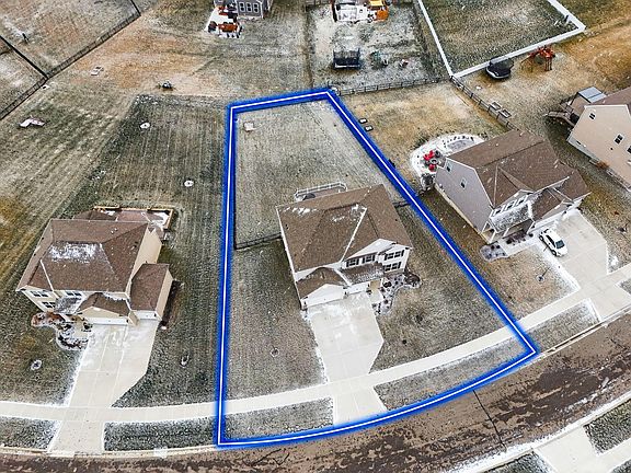 5th image of 535 Brayshaw Dr