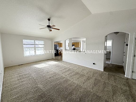 4th image of 3392 Hackberry Ln