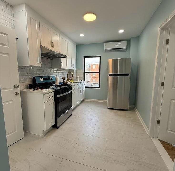 1st image of 2410 McDonald Ave Floor 2