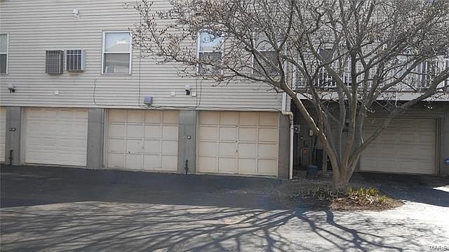 1st image of 2622A Park Ave