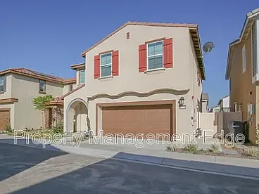 3 bed, 1870 sqft, $3,250 — Photo 2
