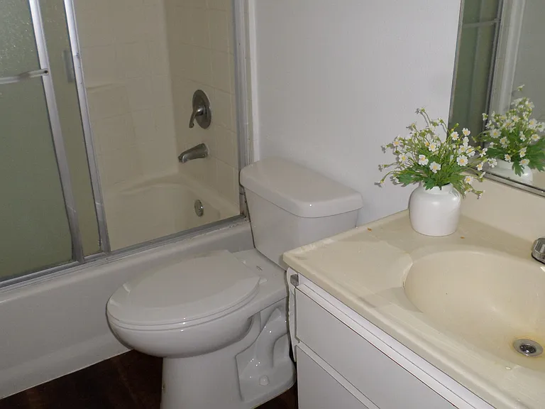 5271 Huntington Dr N #C — Photo 7