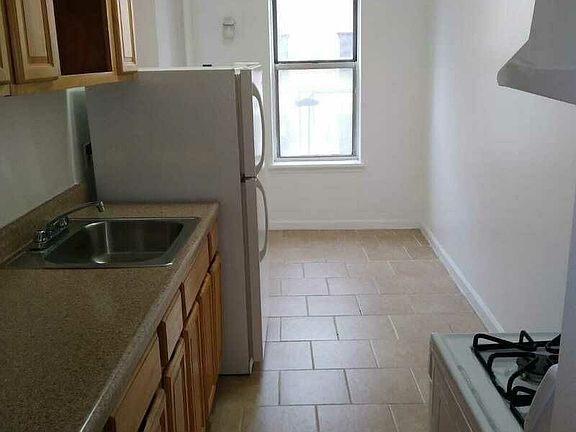 4th image of 2100 Beekman Pl APT 3H