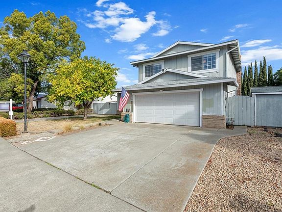 2nd image of 412 Woodhaven Drive