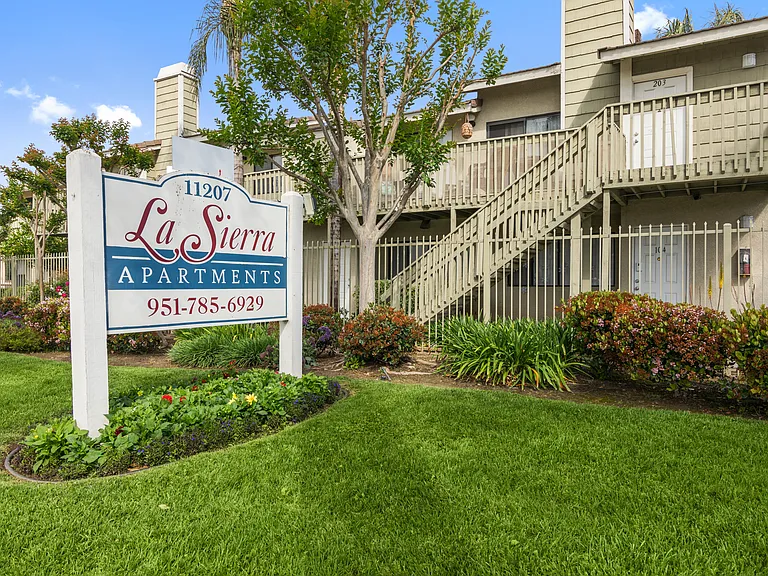 La Sierra Apartments — Photo 56