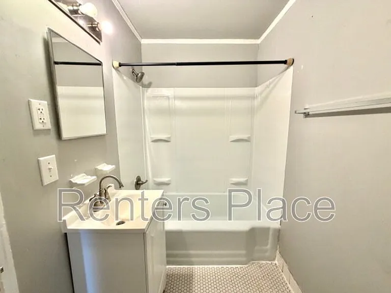 2915 E Easton St #A — Photo 10