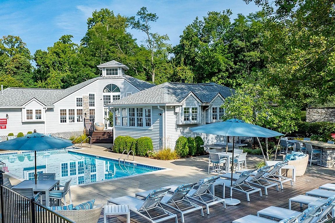 Resort-Style Pool at The Retreat at Stillmeadow Apartments