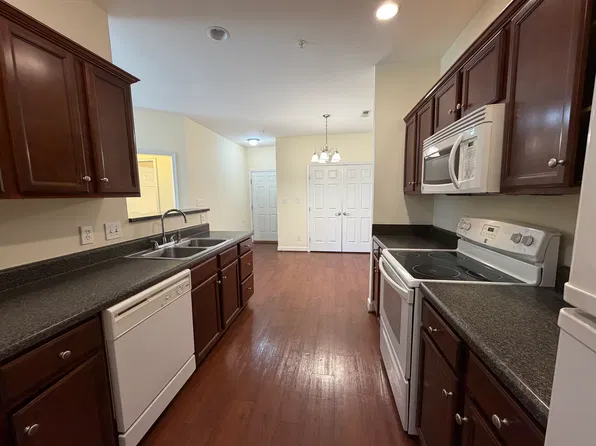 Kendall Square Apartments