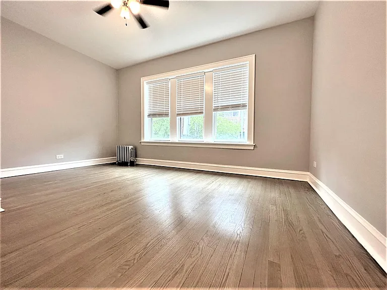 1352 W Carmen Ave #1N — Photo 11
