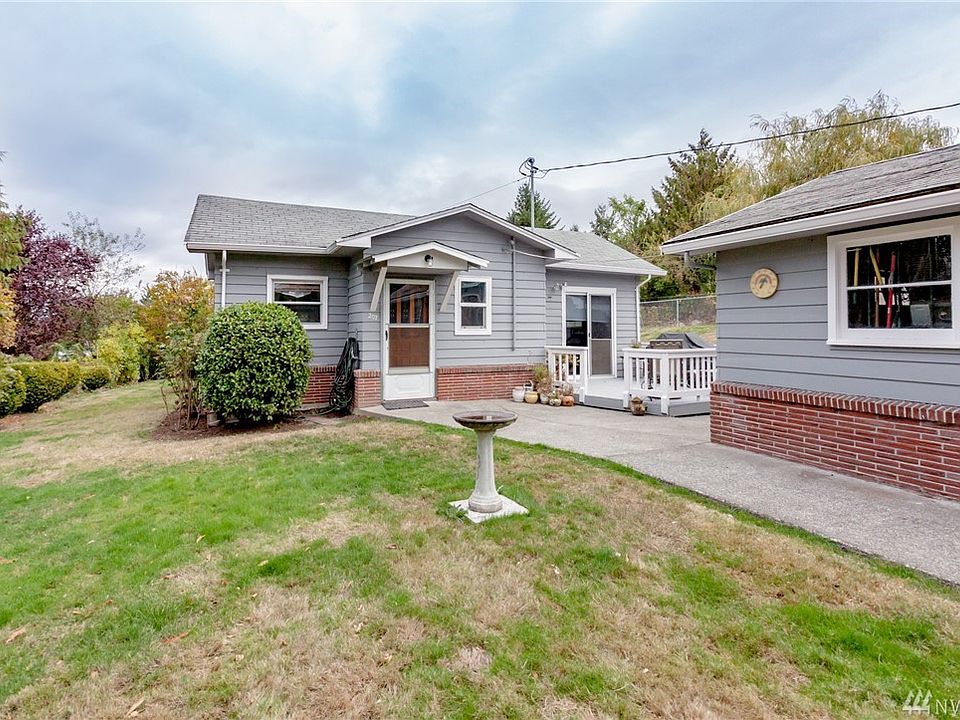 1st image of 207 17th Ave SE
