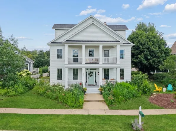 860 Blazing Star Rd, Grayslake, IL 60030