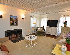 5th image of 2085 Kerwood Ave